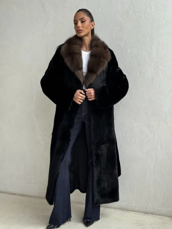 Шуба норковая Black Velvet c воротником из меха куницы