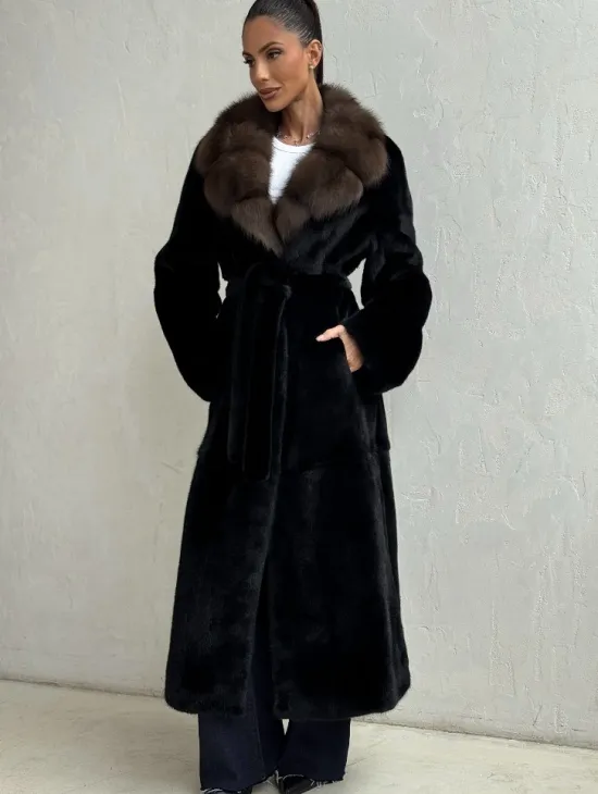 Шуба норковая Black Velvet c воротником из меха куницы