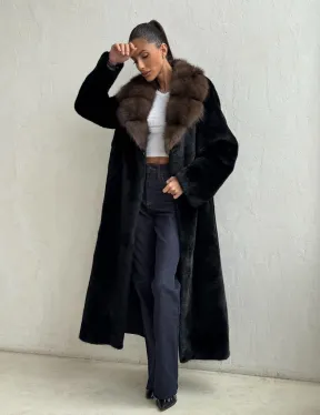 Шуба норковая Black Velvet c воротником из меха куницы