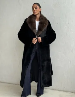 Шуба норковая Black Velvet c воротником из меха куницы