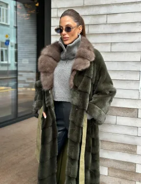 Шуба норковая хаки с воротником из меха куницы