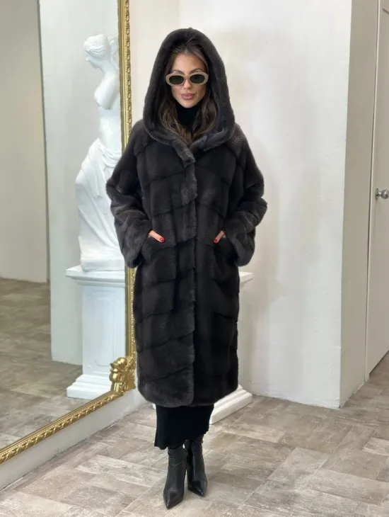 Норковая шуба в цвете графитовый уголь с капюшоном