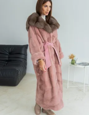 Удлиненная норковая шуба с капюшоном из меха куницы - цвет розовый фламинго