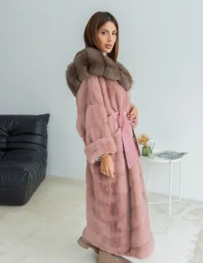 Удлиненная норковая шуба с капюшоном из меха куницы - цвет розовый фламинго