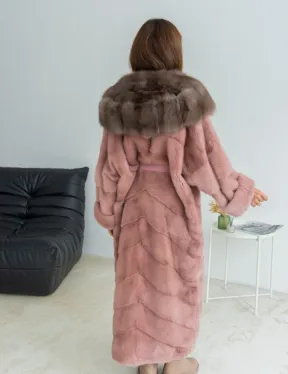 Удлиненная норковая шуба с капюшоном из меха куницы - цвет розовый фламинго