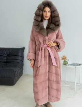 Удлиненная норковая шуба с капюшоном из меха куницы - цвет розовый фламинго