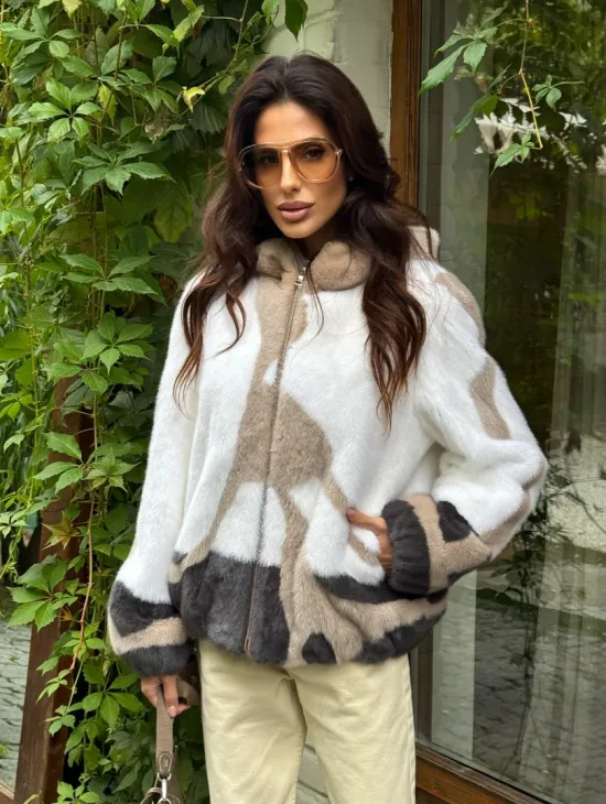 Стильная норковая куртка с капюшоном