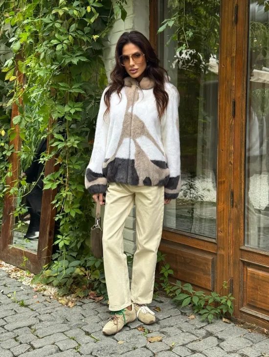 Стильная норковая куртка с капюшоном