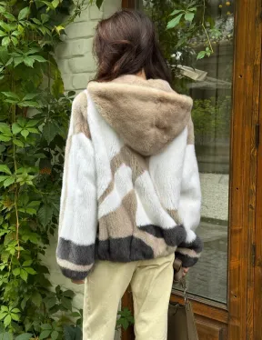 Стильная норковая куртка с капюшоном