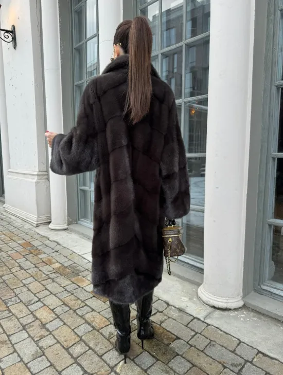 Норковая шуба с английским воротником - цвет уголь
