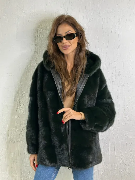 Короткая норковая шуба на молнии - цвет темный изумруд