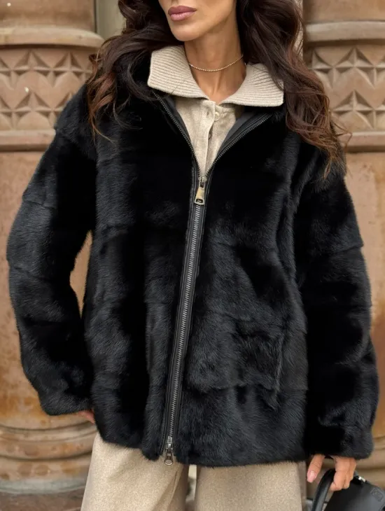 Черная норковая шуба с капюшоном