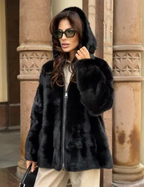 Черная норковая шуба с капюшоном