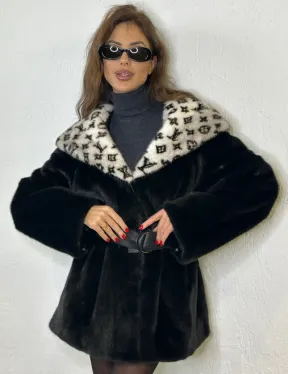 Черная норковая шуба, капюшон с принтом Louis Vuitton