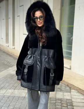 Черная дубленка с капюшоном