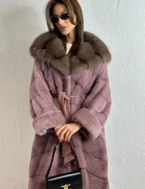 Норковая шуба с капюшоном из меха куницы - цвет пудра