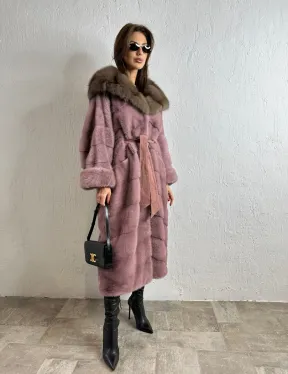 Норковая шуба с капюшоном из меха куницы - цвет пудра