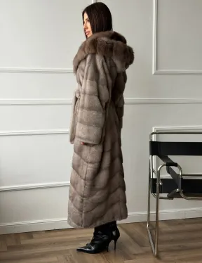 Шуба норковая с капюшоном куница - цвет светло-серый