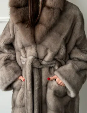 Шуба норковая с капюшоном куница - цвет светло-серый
