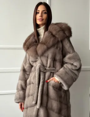 Шуба норковая с капюшоном куница - цвет светло-серый