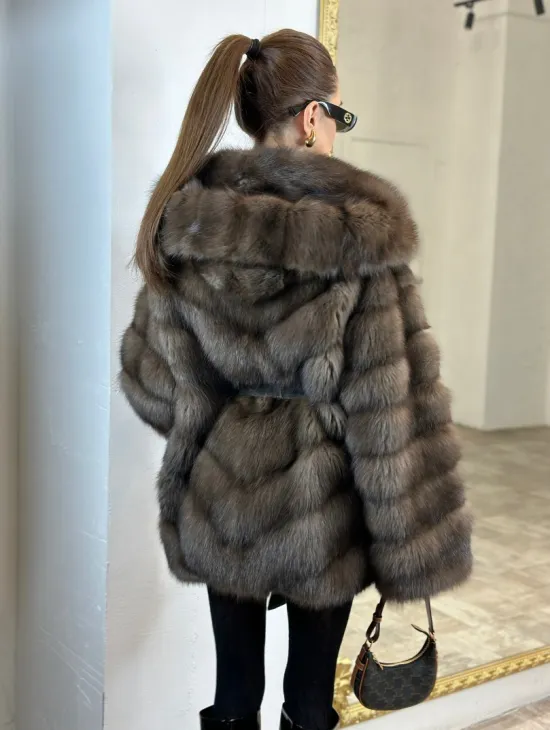 Шуба из меха куницы Dark с капюшоном