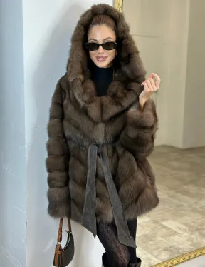 Шуба из меха куницы Dark с капюшоном