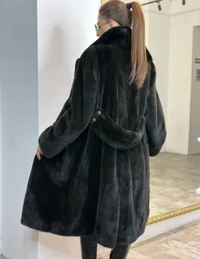 Элегантное пальто из плюшевой норки VELVET - цвет черно-зеленый