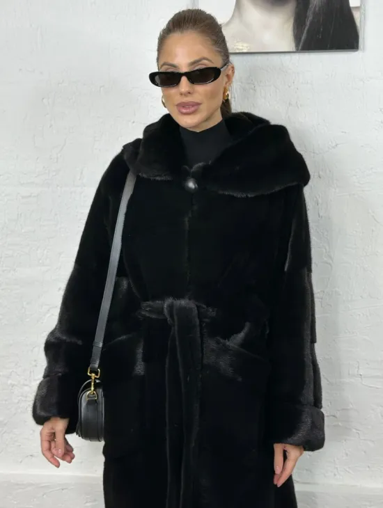 Черная шуба из импортной норки с капюшоном