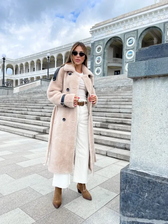 Шуба из натуральной овчины - цвет молочный