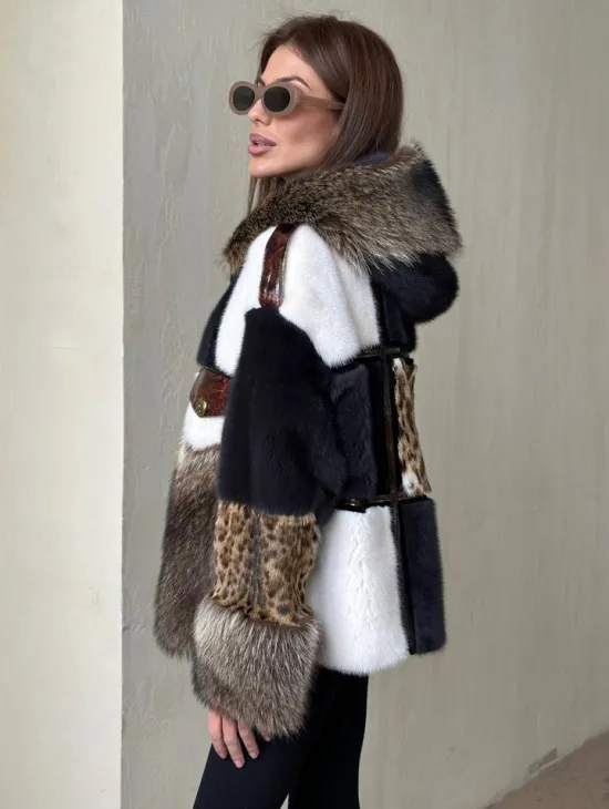 Комбинированная норковая куртка с капюшоном