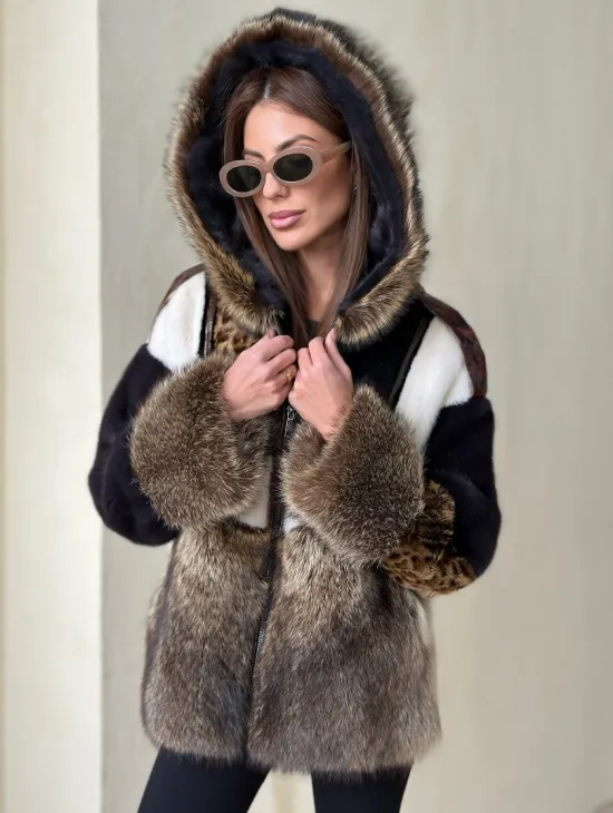 Комбинированная норковая куртка с капюшоном