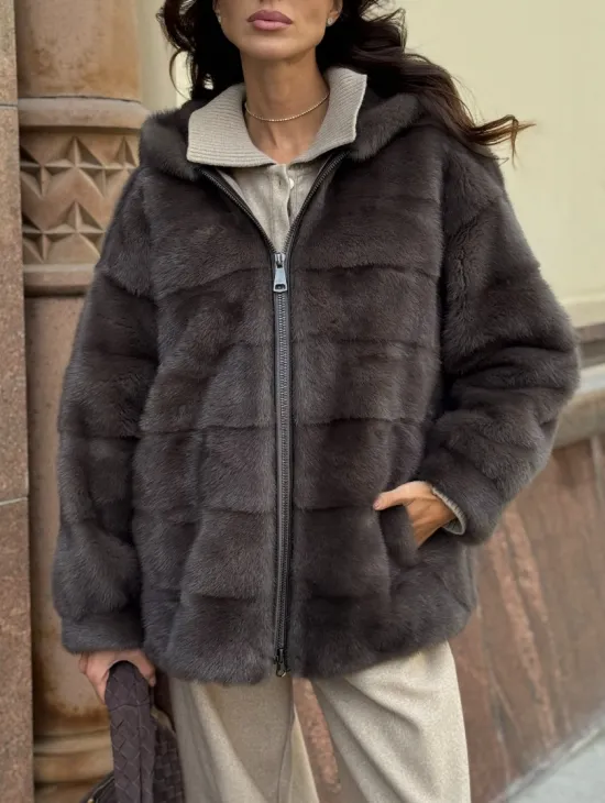 Бомбер из меха норки с капюшоном - цвет мокко
