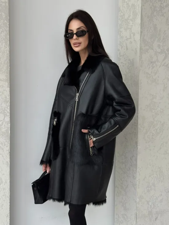 Черная дубленка на тоскане