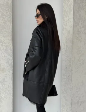 Черная дубленка на тоскане