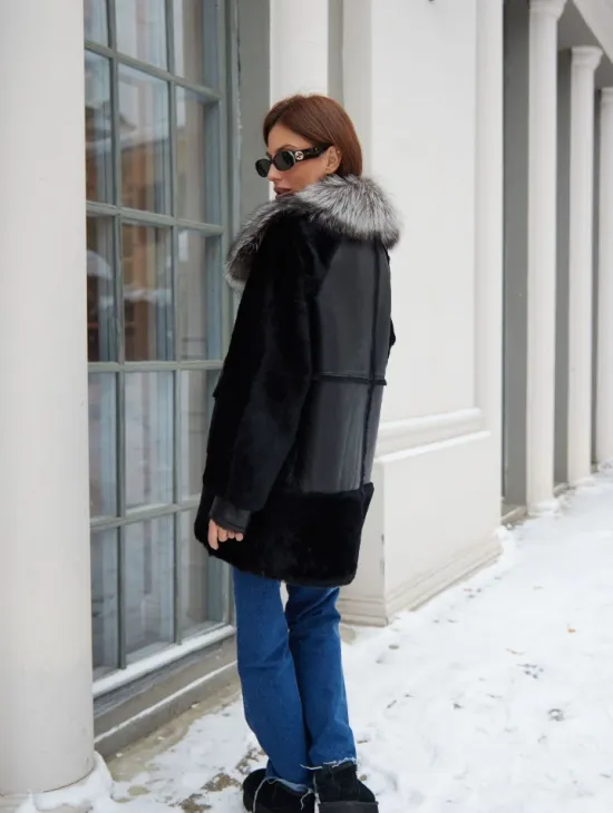 Дубленка черная с меховым воротником