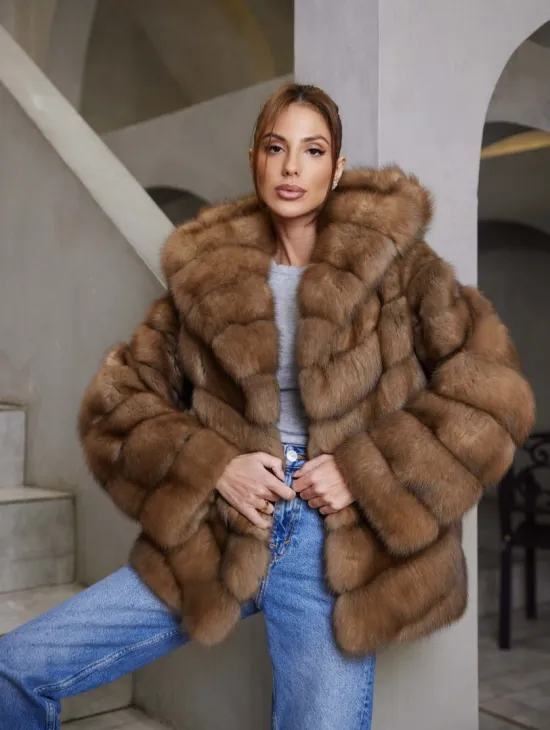 Шуба из куницы с капюшоном