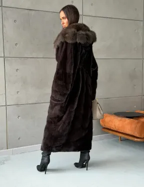 Шуба норковая с капюшоном из меха куницы - цвет уголь