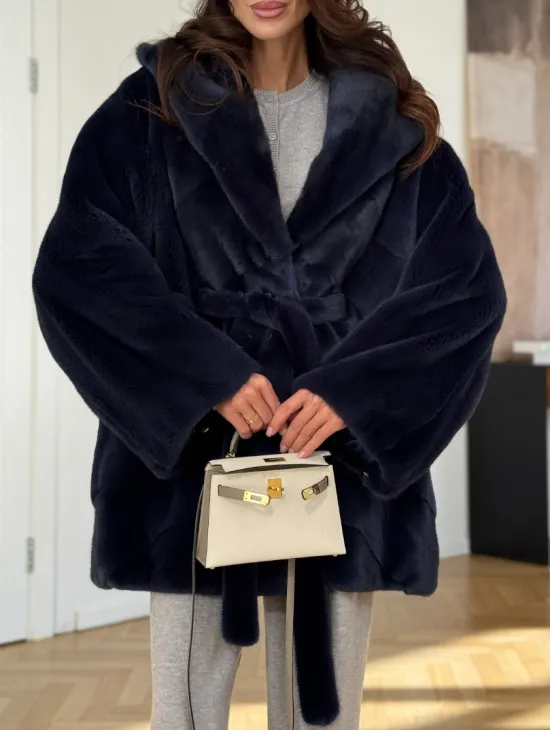 Шуба летучая мышь с капюшоном цвет аквамарин - паркетная раскладка