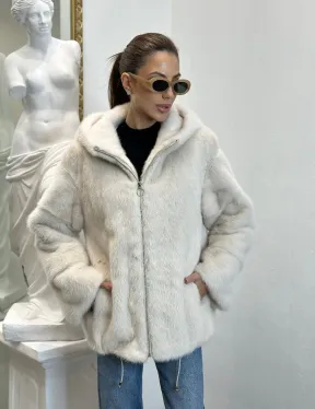 Норковая куртка с капюшоном - цвет ваниль