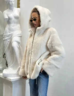 Норковая куртка с капюшоном - цвет ваниль