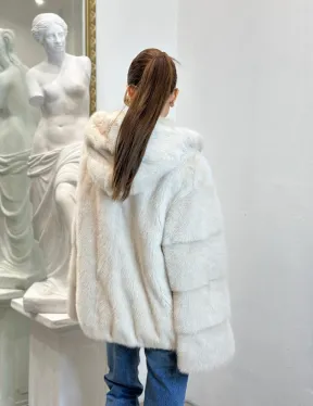Норковая куртка с капюшоном - цвет ваниль