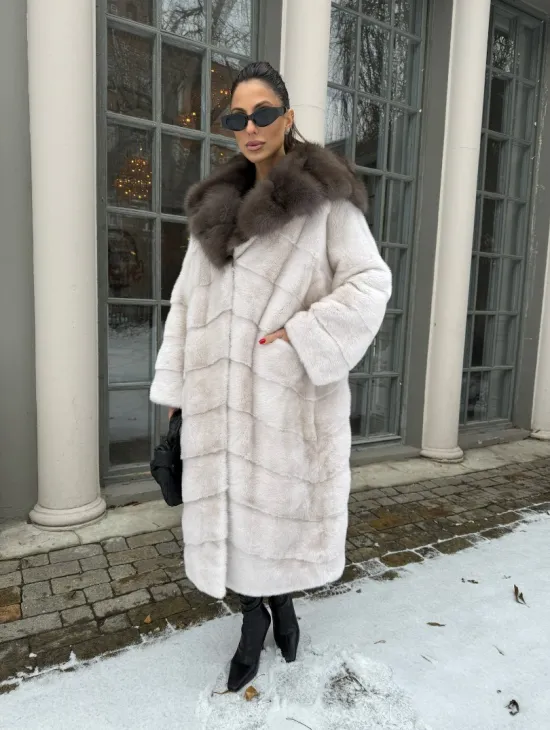 Норковое кимоно с капюшоном из меха куницы - цвет жемчуг