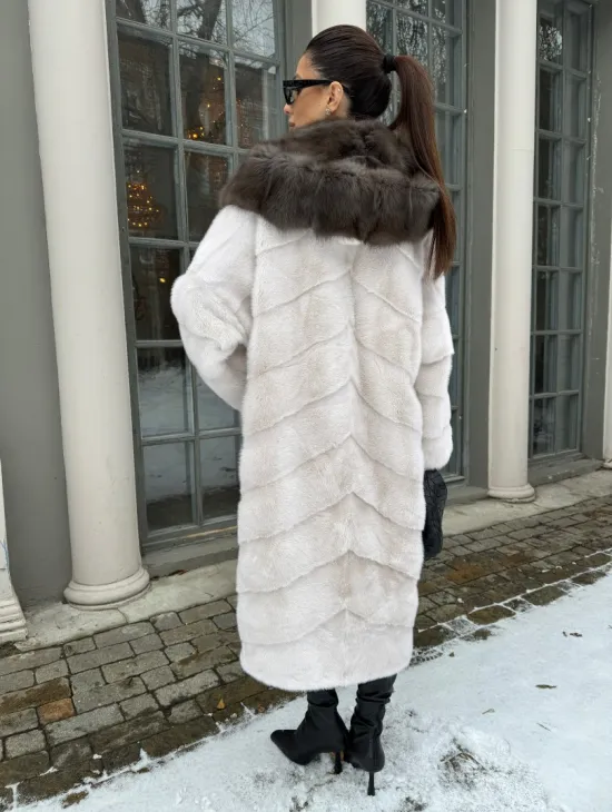 Норковое кимоно с капюшоном из меха куницы - цвет жемчуг