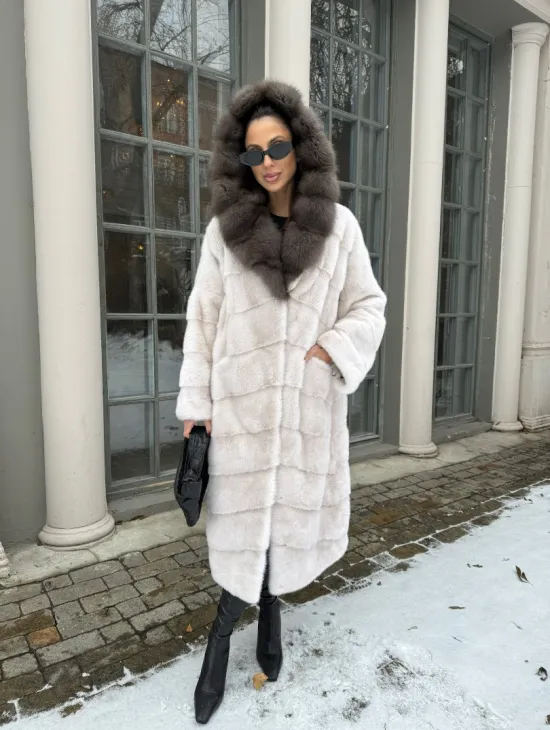 Норковое кимоно с капюшоном из меха куницы - цвет жемчуг