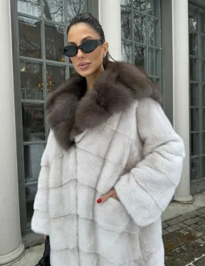 Норковое кимоно с капюшоном из меха куницы - цвет жемчуг