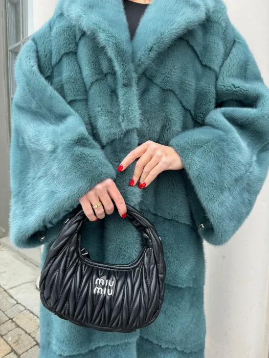 Шуба из меха норки в стиле Oversize - цвет тиффани