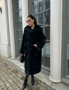 Шуба из плюшевой норки NAFA с капюшоном  - цвет черный изумруд