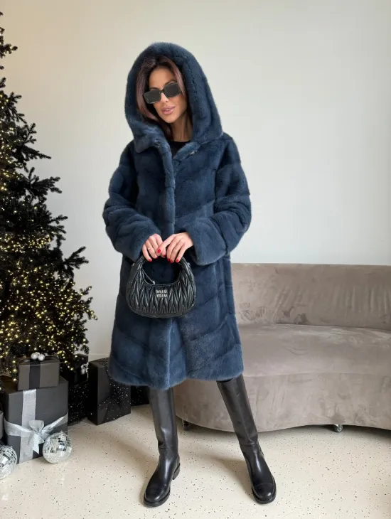 Норковая шуба с капюшоном, паркет - синего цвета