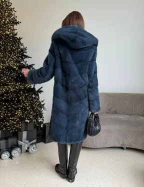 Норковая шуба с капюшоном, паркет - синего цвета