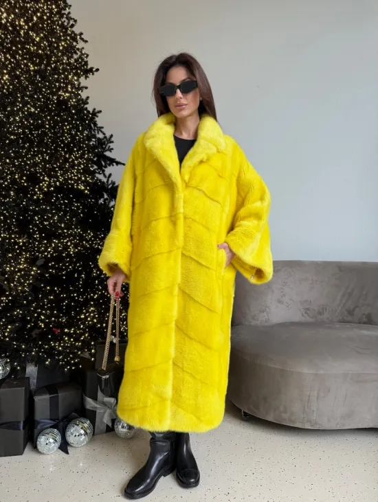 Шуба норковая в стиле Oversize - цвет лимонный